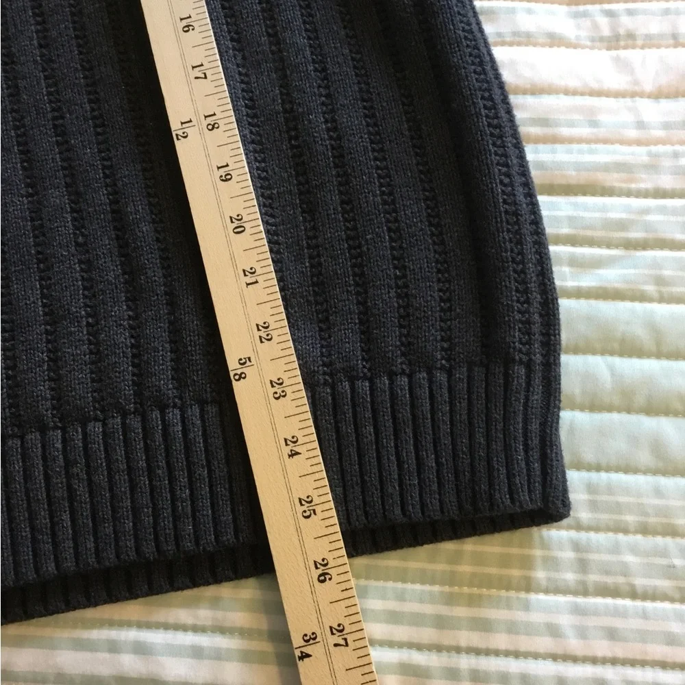 Men’s Lands' End Charcoal Gray VEST Medium sleeveless V-neck pull over